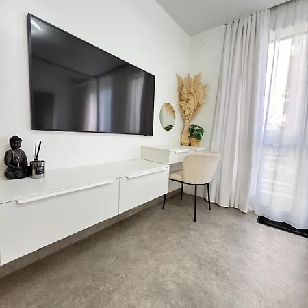 Bright White Wilno